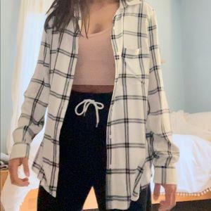 oversized flannel 🤍